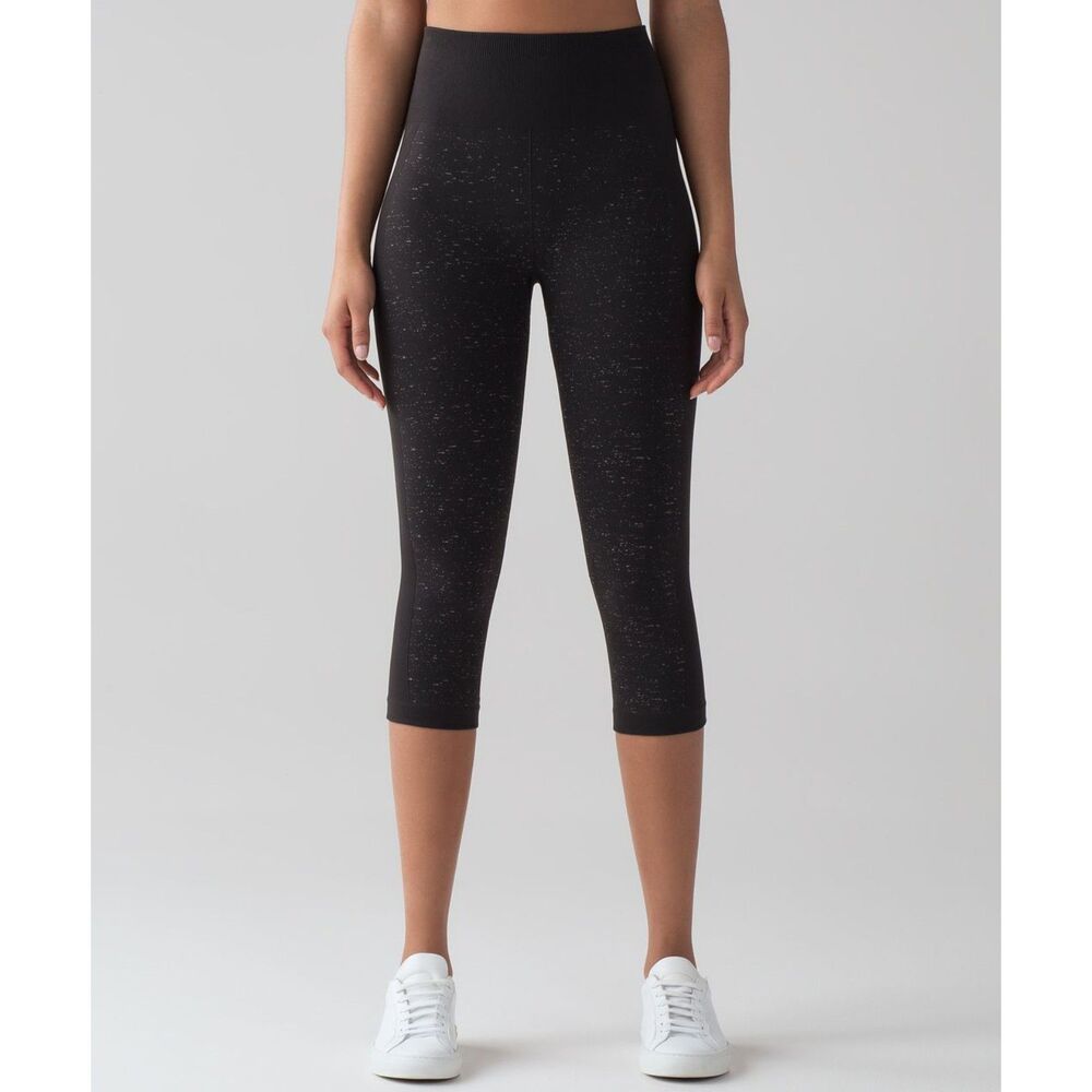 Lululemon Free To Flow Crop Leggings Size 4